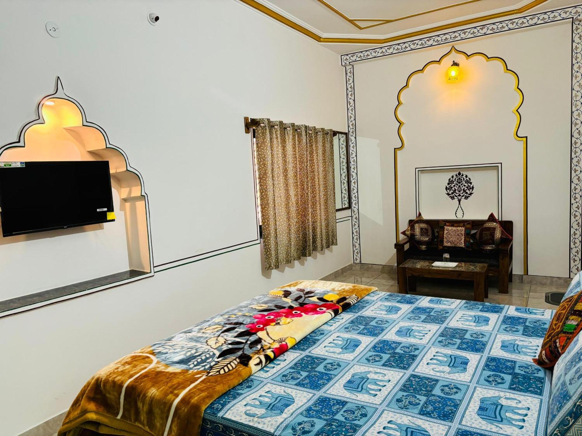 Hotel Tulsi Palace Pushkar Bagian luar foto